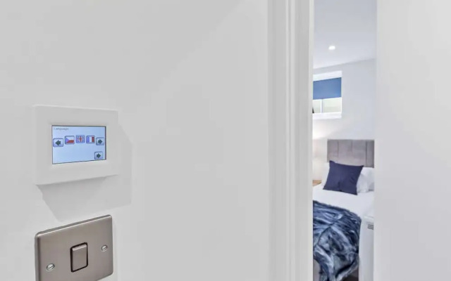 Right On : Bright On Apartment 1G | By My Getaways