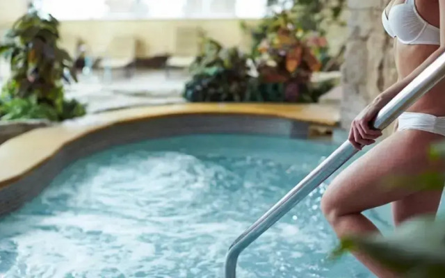 Mystic Lake Casino Hotel