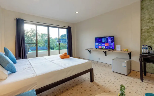 Club 22 Kamala Suites