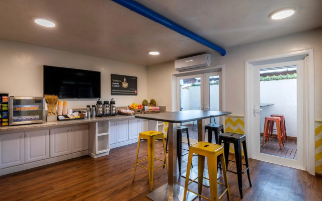 Hotel Pepper Tree Boutique Kitchen Studios - Anaheim