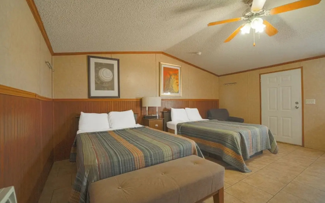 Grand Eagle Ford Lodge & RV