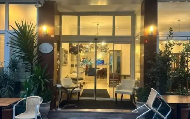 Adil Konak Hotel