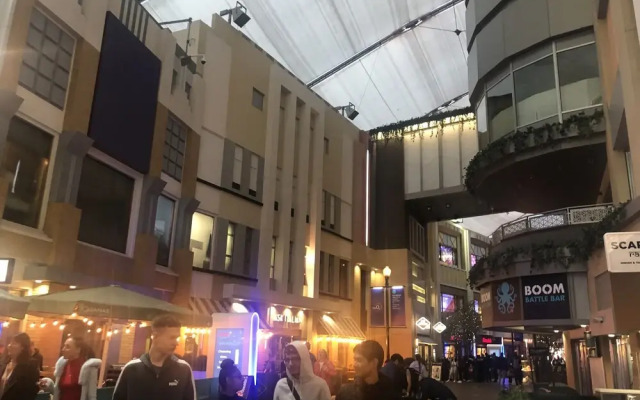 Impeccable 2-bed Apartment 10 Into Central London