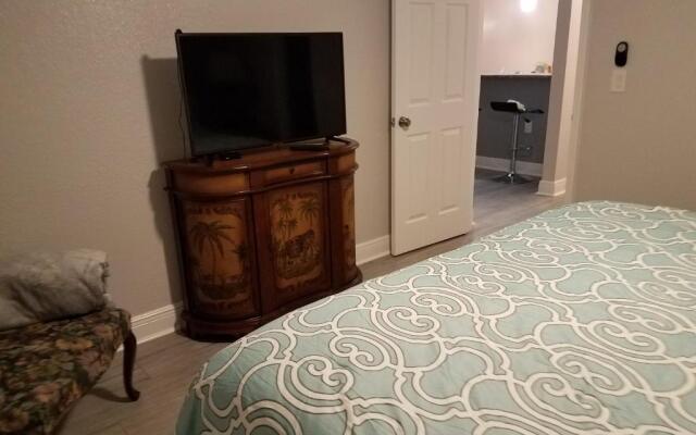 2BR/1BA Vacation Rental - Sienna Park