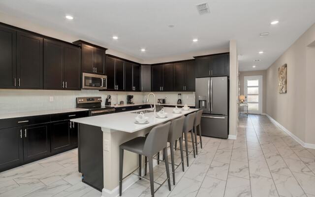 Fabulous 6 Bed Storey Lake Villa Pool & Spa 2145bmd