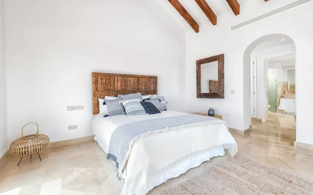 Solaga Villa Los Monteros