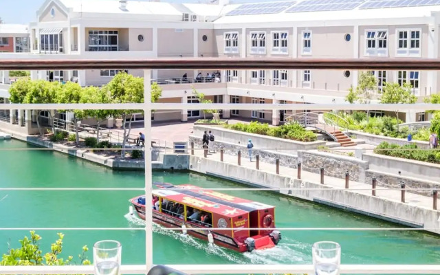 Simplistic Elegance at Altmore 203