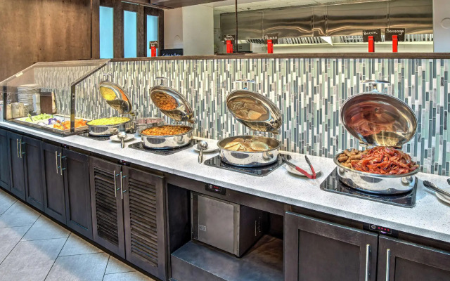 Embassy Suites by Hilton Indianapolis North