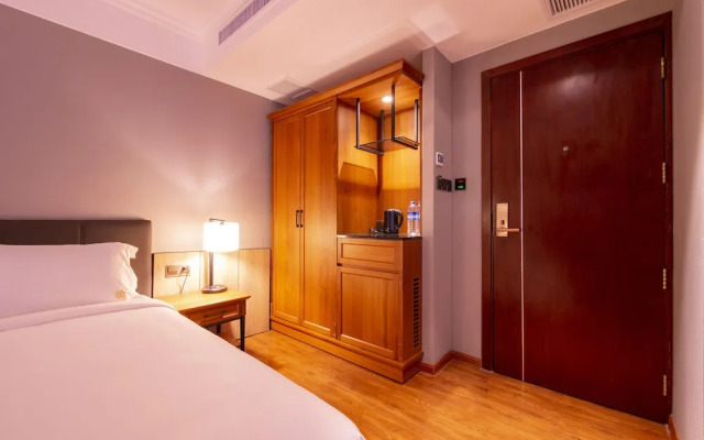 Prince Hotel