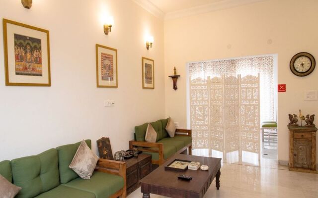 OYO 13793 Villa Sagat Raaso