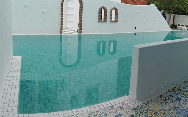 Ipoh Santorini Hideaway Hotel Inspired