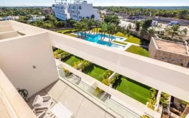 Las Colinas Golf & Country Club Residences