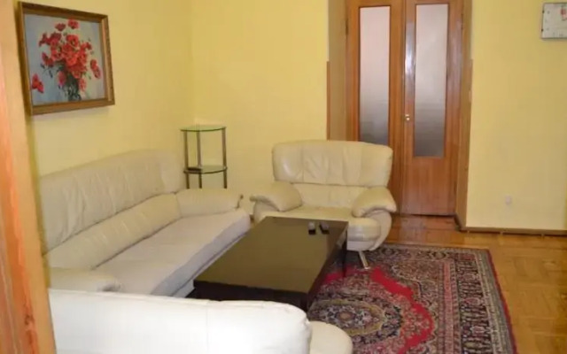 Apartment on Teryan Street