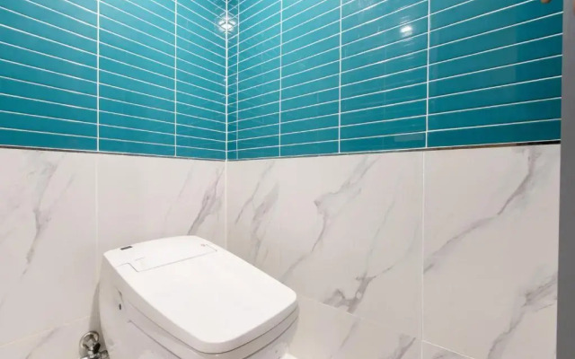 Brown Dot Hotel Minam
