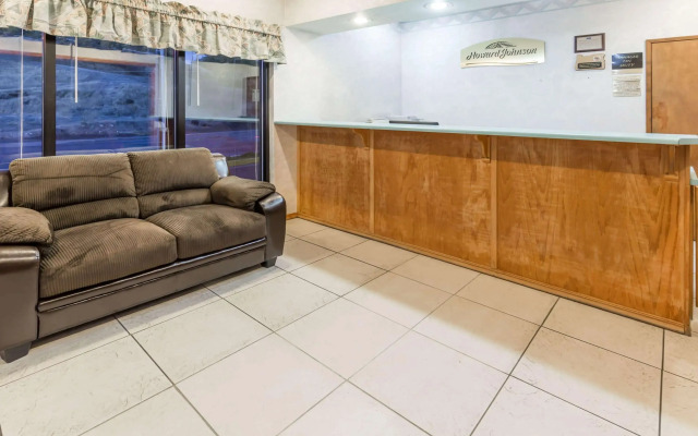 Howard Johnson by Wyndham Roseburg