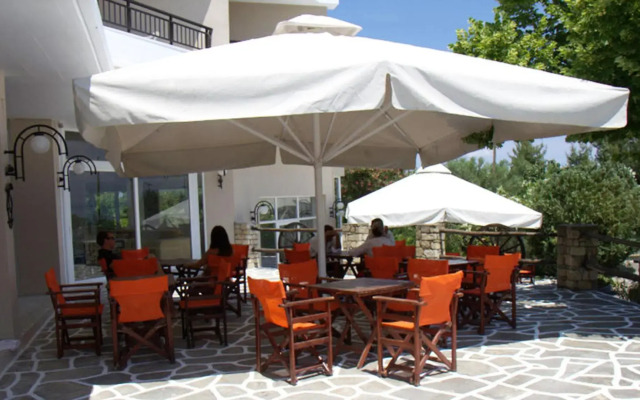 Pashos Hotel