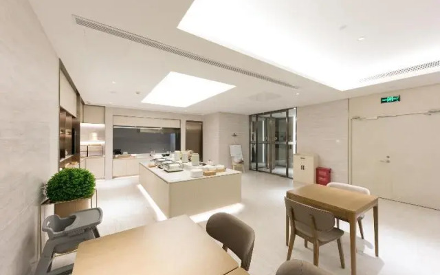 Ji Hotel (Beijing Huojian Wanyuan Metro Station)