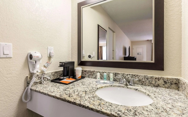 Quality Inn Palm Beach International Airport