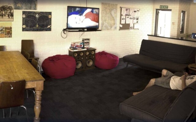The Shiralee - Hostel