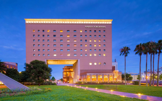 Navios Yokohama