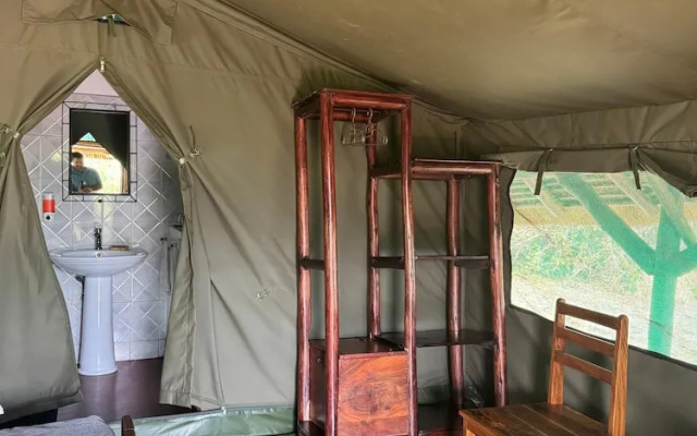 Bwana Tembo Safari Camp
