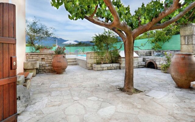 Lovely Holiday Home in Kalamitsi Alexandrou
