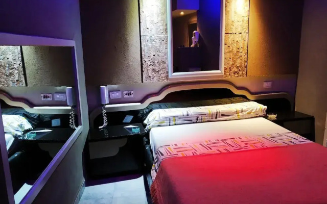 Hotel FM - Adults Only