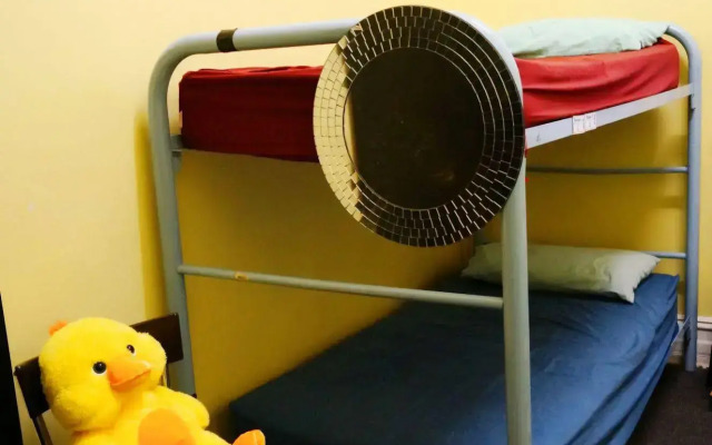 Sundancer Backpackers Resort