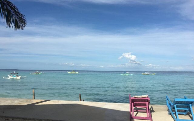 Ritzy's White Beach Resort & Restaurant
