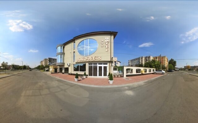 Andre's Hotel