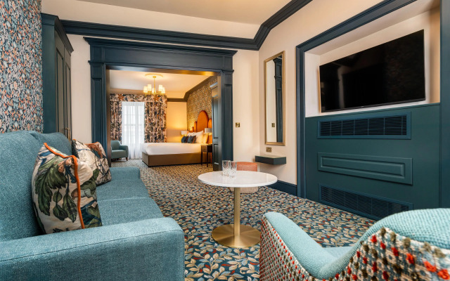 The Trinity City Hotel