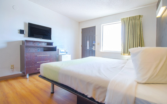 Studio Inn Exten Stay Oklahoma City Airport by OYO