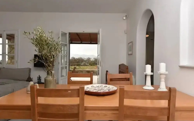 Cycladic home in Kampos by GHH