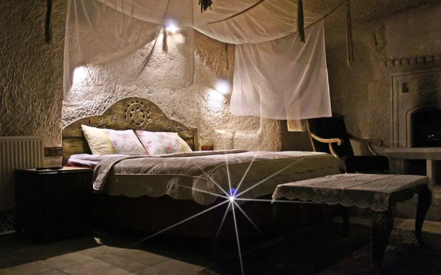 Hilem Cave House