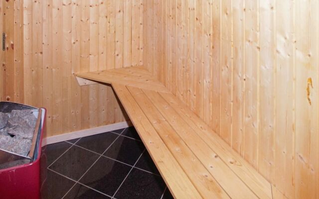 Pleasant Holiday Home in Hemmet With Whirlpool