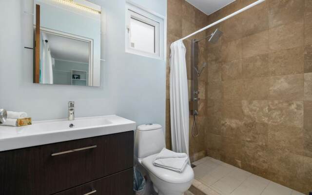 Great Cozy Comfortable Central 2BR 2BA w Pool