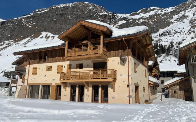 Lush Chalet in Champagny en Vanoise with Sauna