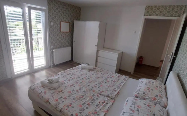 Apartma Ursa