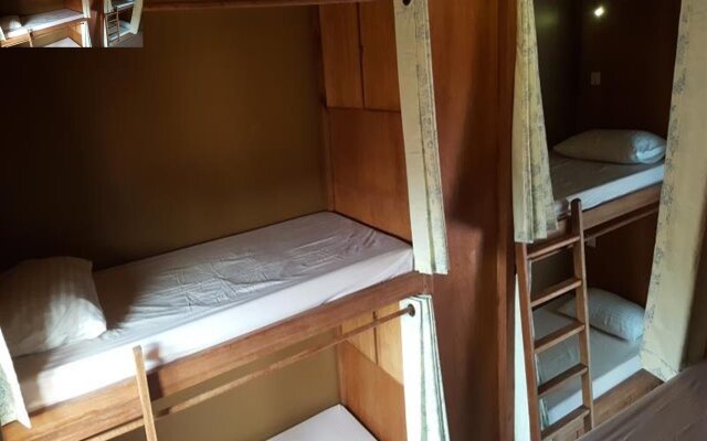 Mini Hut Hostel