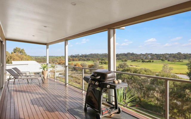 Saltwater Breeze Retreat