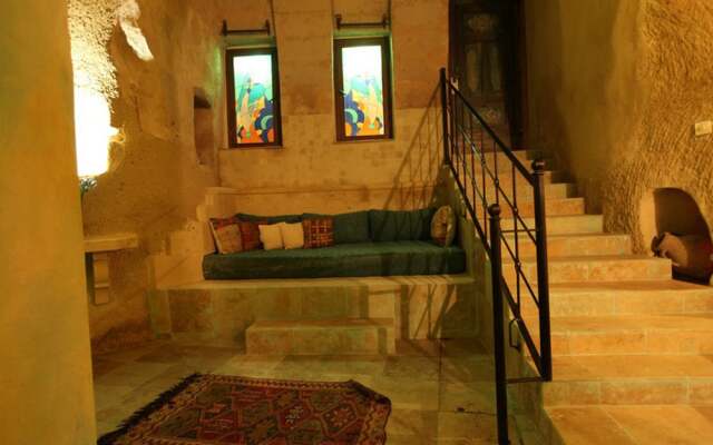 Blue Valley Cave Hotel