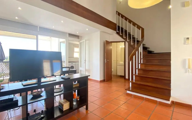 Penthouse Duplex Marina Plaza T1 HsR Marina Vila