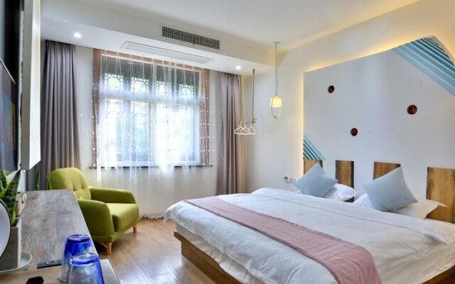 Wuzhen Qiutian Northern Art Design Hotel