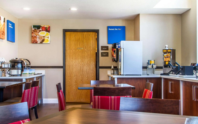 Comfort Inn & Suites Redwood Country