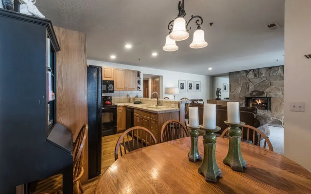 All Seasons Condominiums by All Seasons Resort Lodging