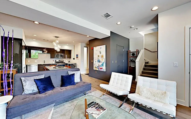 East-Side Urban Retreat Unit 263 - 2 Br Condo
