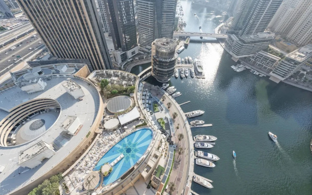 Elegant 1 Bedroom Overlooking Dubai Marina Canal