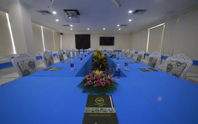 Tuyet Son Hotel