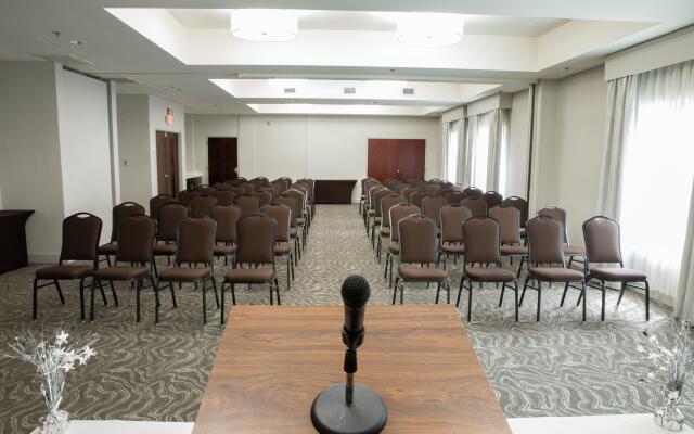 Holiday Inn Hotel & Suites Raleigh / Cary by IHG