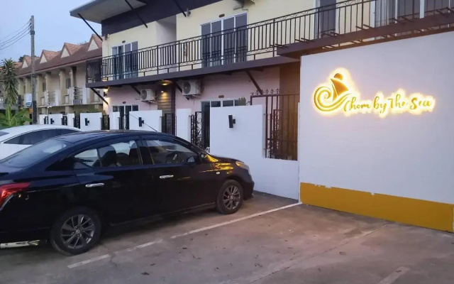 Chom By The Sea